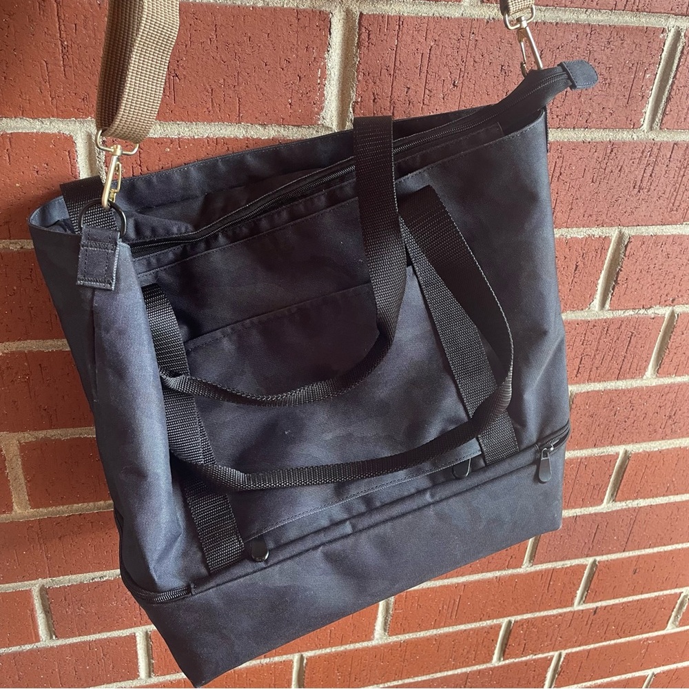 Lo & Sons Navy Camo Catalina Deluxe Bag Tote